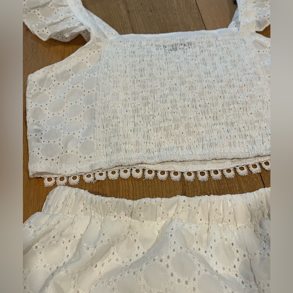 SHEIN White Eyelet Ruffle Set - Picture 6 of 6